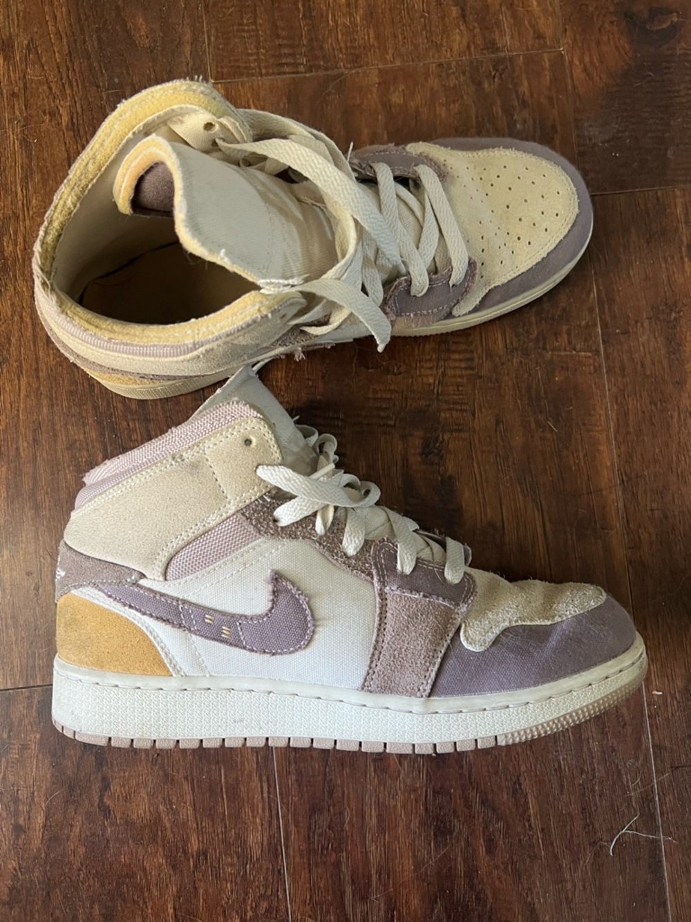 Jordan 1 Mid SE Craft taupe haze